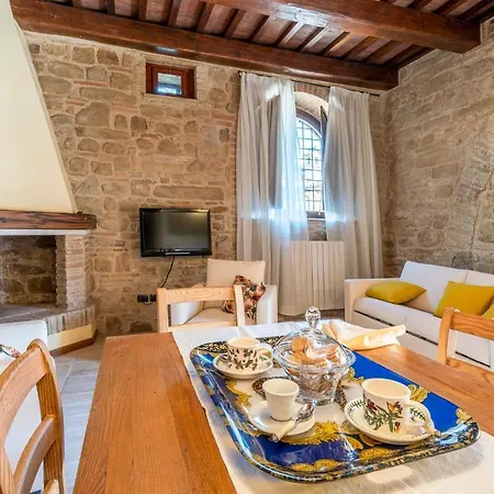 Stunning In Camerino With Outdoor Swimming Pool, Wifi And 1 Bedrooms Feriehus