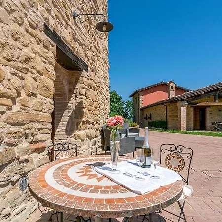 Feriehus Stunning In Camerino With Outdoor Swimming Pool, Wifi And 1 Bedrooms