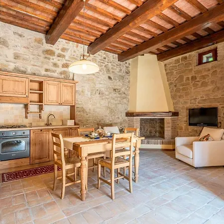 Stunning In Camerino With Outdoor Swimming Pool, Wifi And 1 Bedrooms * Crispiero