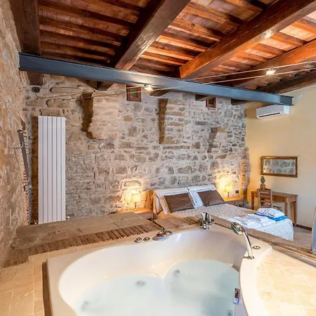 Feriehus Stunning In Camerino With Outdoor Swimming Pool, Wifi And 1 Bedrooms