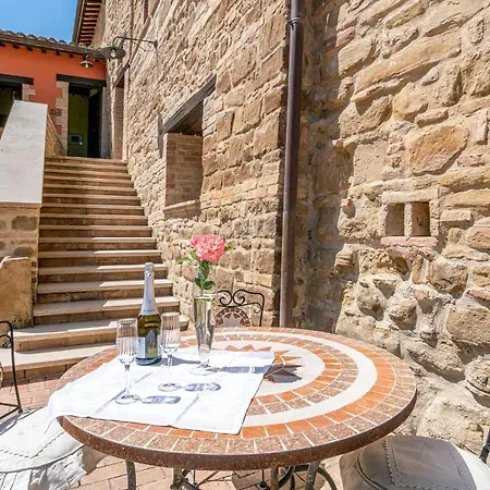 Stunning In Camerino With Outdoor Swimming Pool, Wifi And 1 Bedrooms Holiday home Crispiero