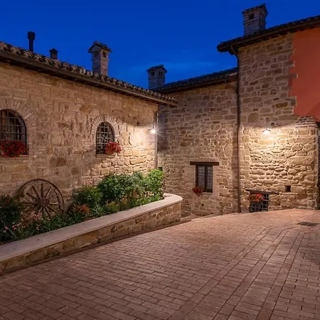 Stunning In Camerino With Outdoor Swimming Pool, Wifi And 1 Bedrooms Feriehus Crispiero